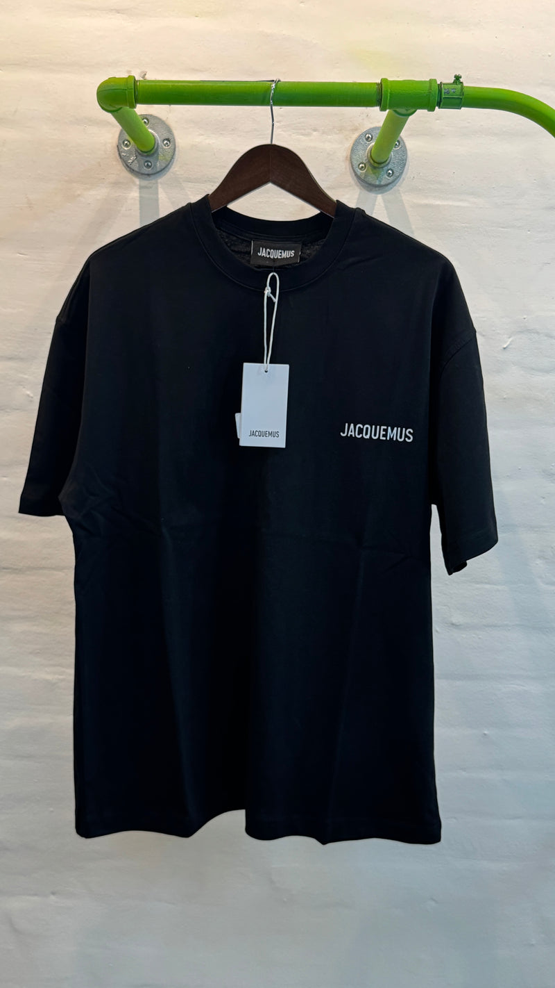 PLAYERA JACQUEMUS B016